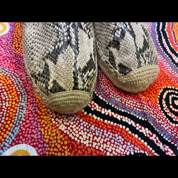 Snake print women’s Sam Edelman size 9.5 espadrilles, gently worn. - Picture 2 of 5
